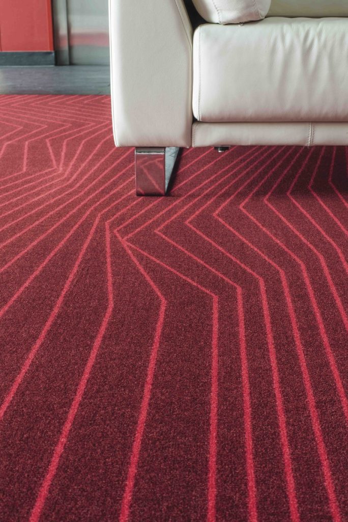 Les best Design Mikado 570 Ecarlate Close Up 1